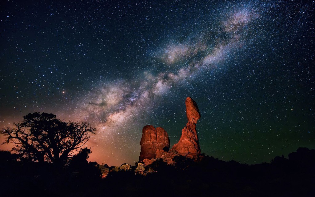 19091-milky-way-above-the-canyon-1920x1200-nature-wallpaper